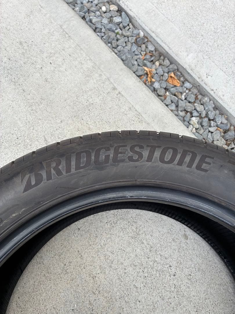送料込み225\50r18ブリヂストン　アレンザ24年製造2本バリ山