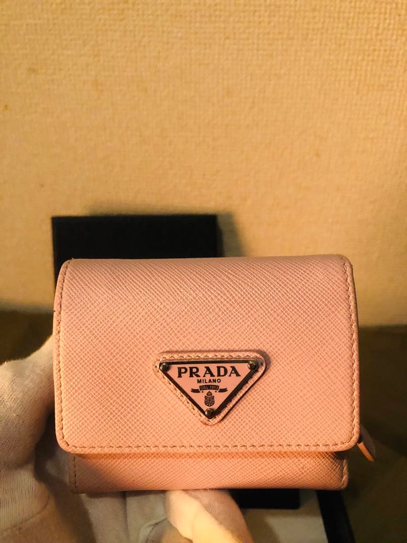 PRADA ピンク 三つ折り財布 サフィアーノレザー