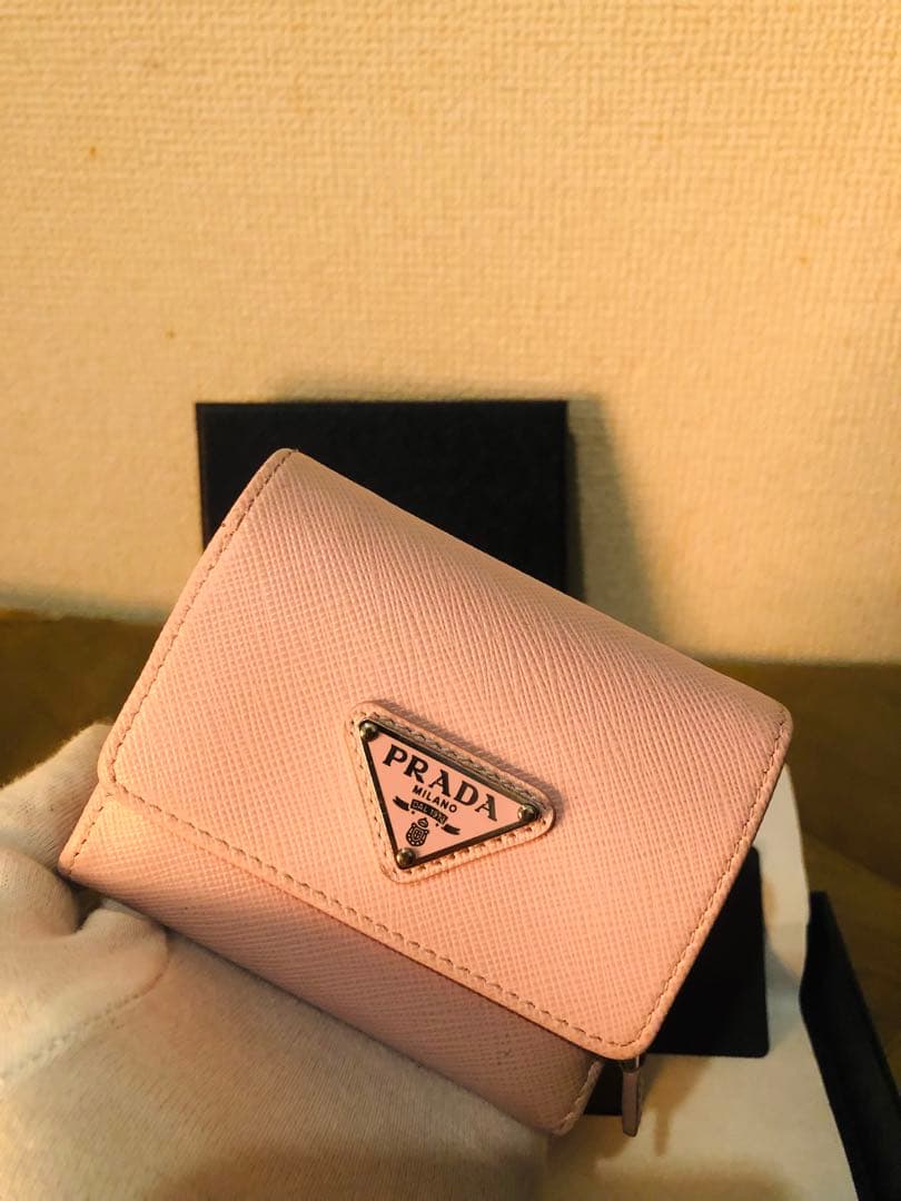 PRADA ピンク 三つ折り財布 サフィアーノレザー