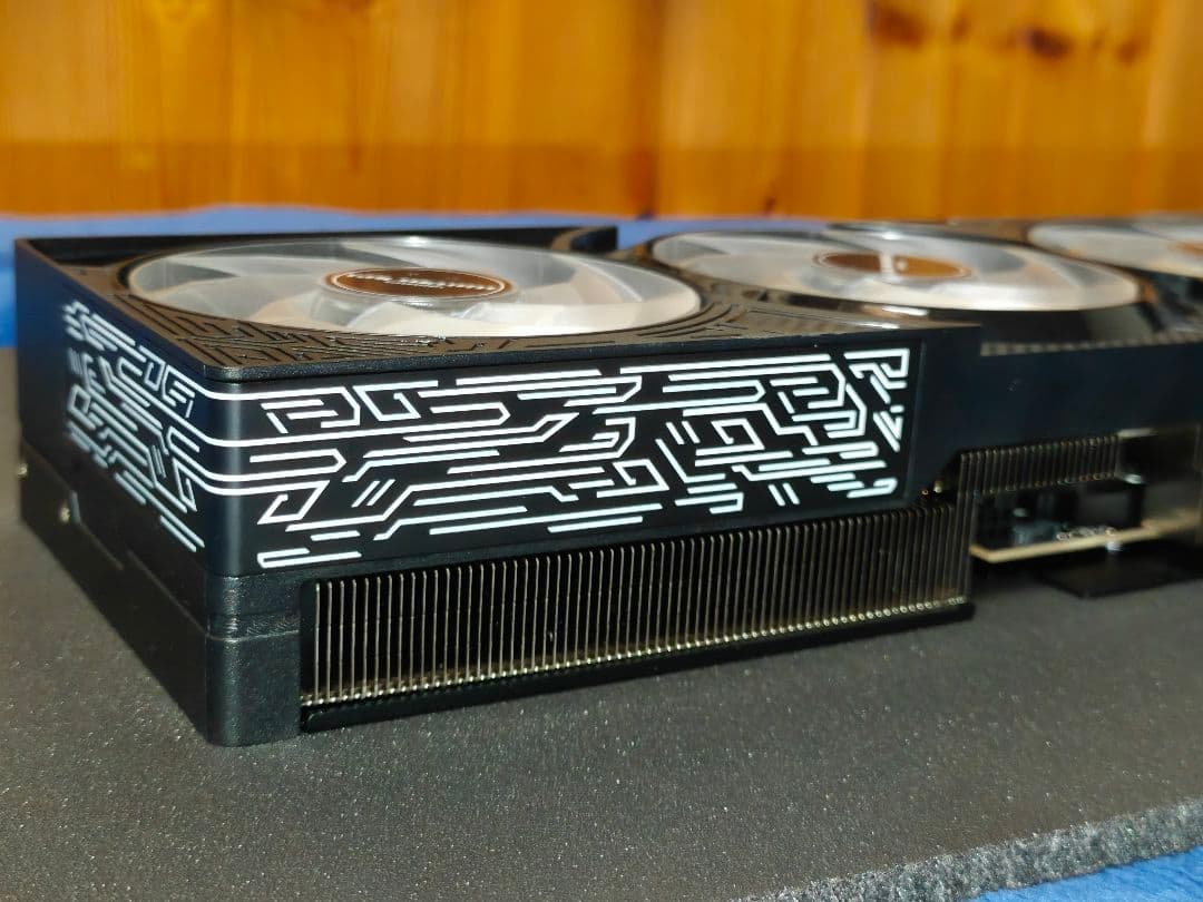 【極美品】玄人志向 GARAKURO GeForce RTX 5070Ti