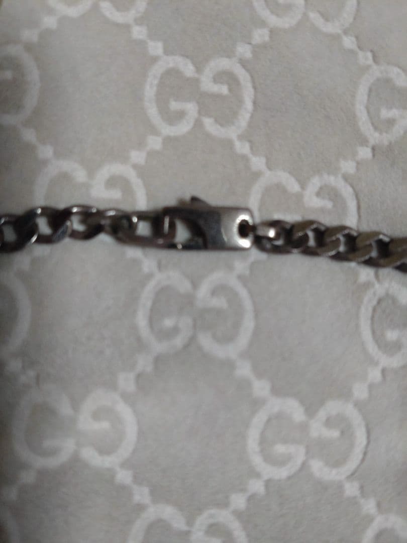 GUCCI カットアウトGネックレス
