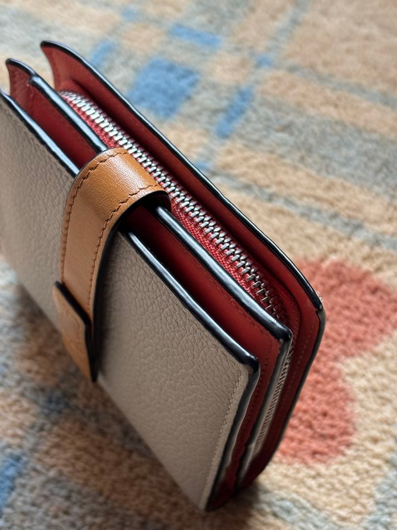 ロエベLOEWE二つ折り財布