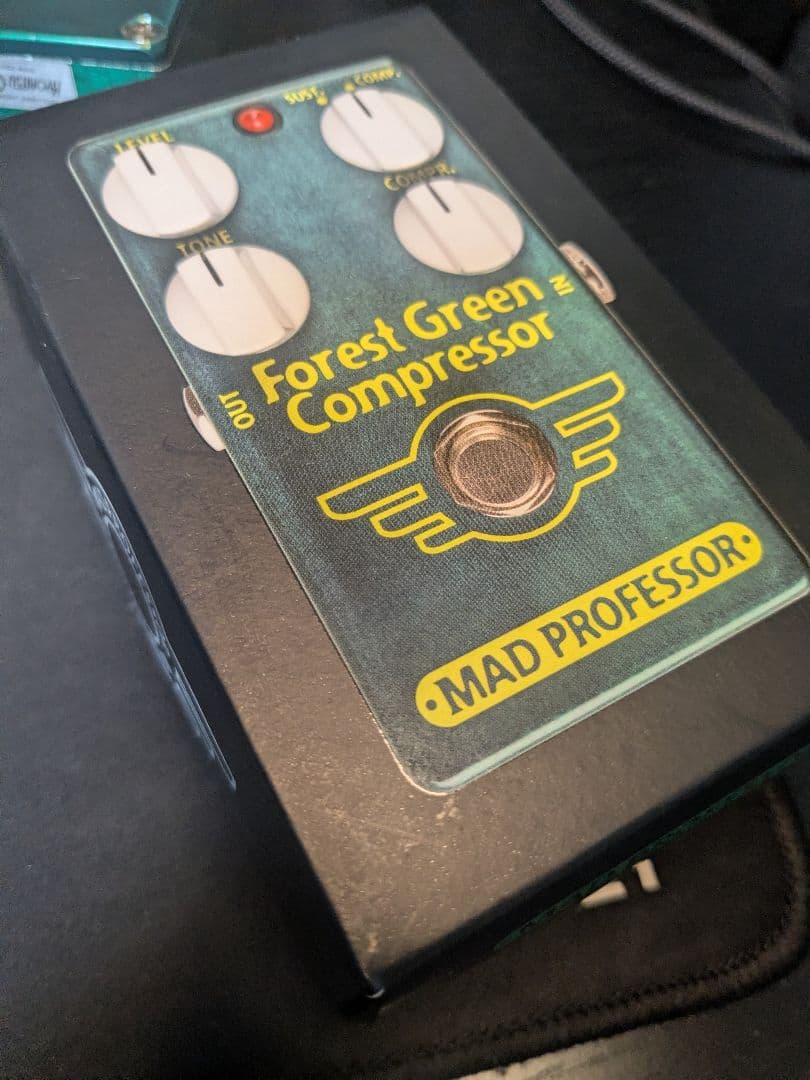 ベース MAD PROFESSOR Forest Green Compressor