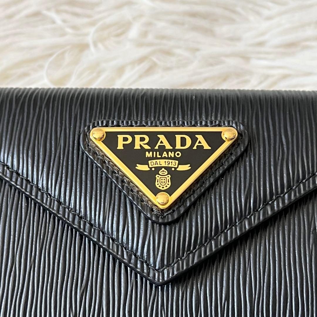 新品✨PRADAプラダ　ヴィッテロムーブ　三つ折り財布　1MH021 三角ロゴ