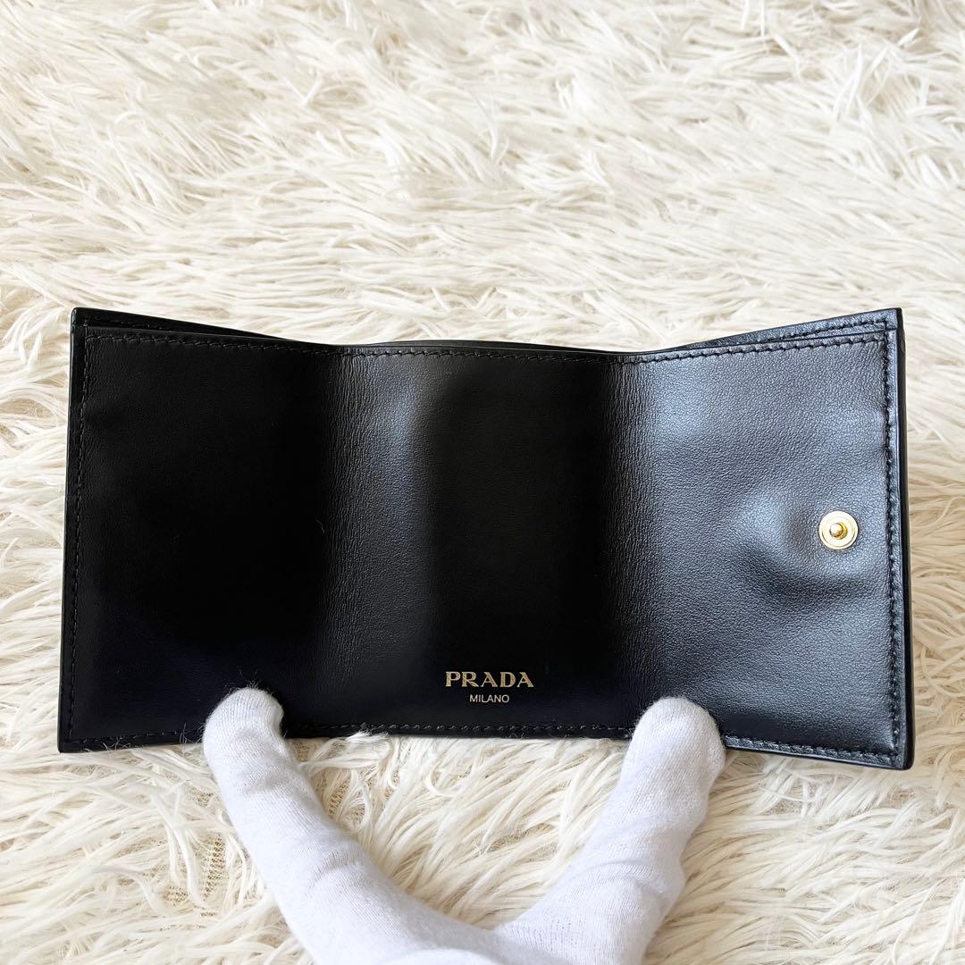 新品✨PRADAプラダ　ヴィッテロムーブ　三つ折り財布　1MH021 三角ロゴ