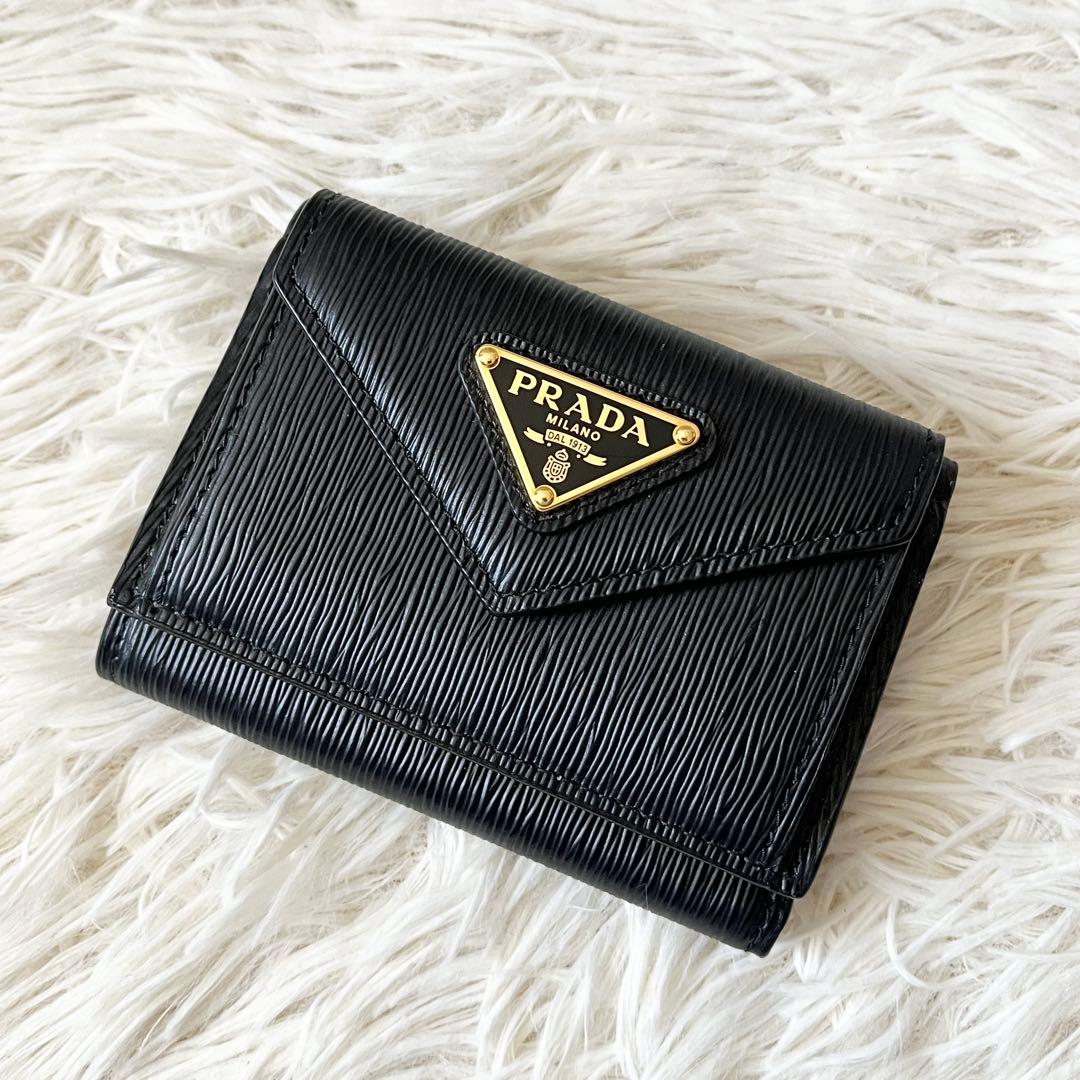 新品✨PRADAプラダ　ヴィッテロムーブ　三つ折り財布　1MH021 三角ロゴ
