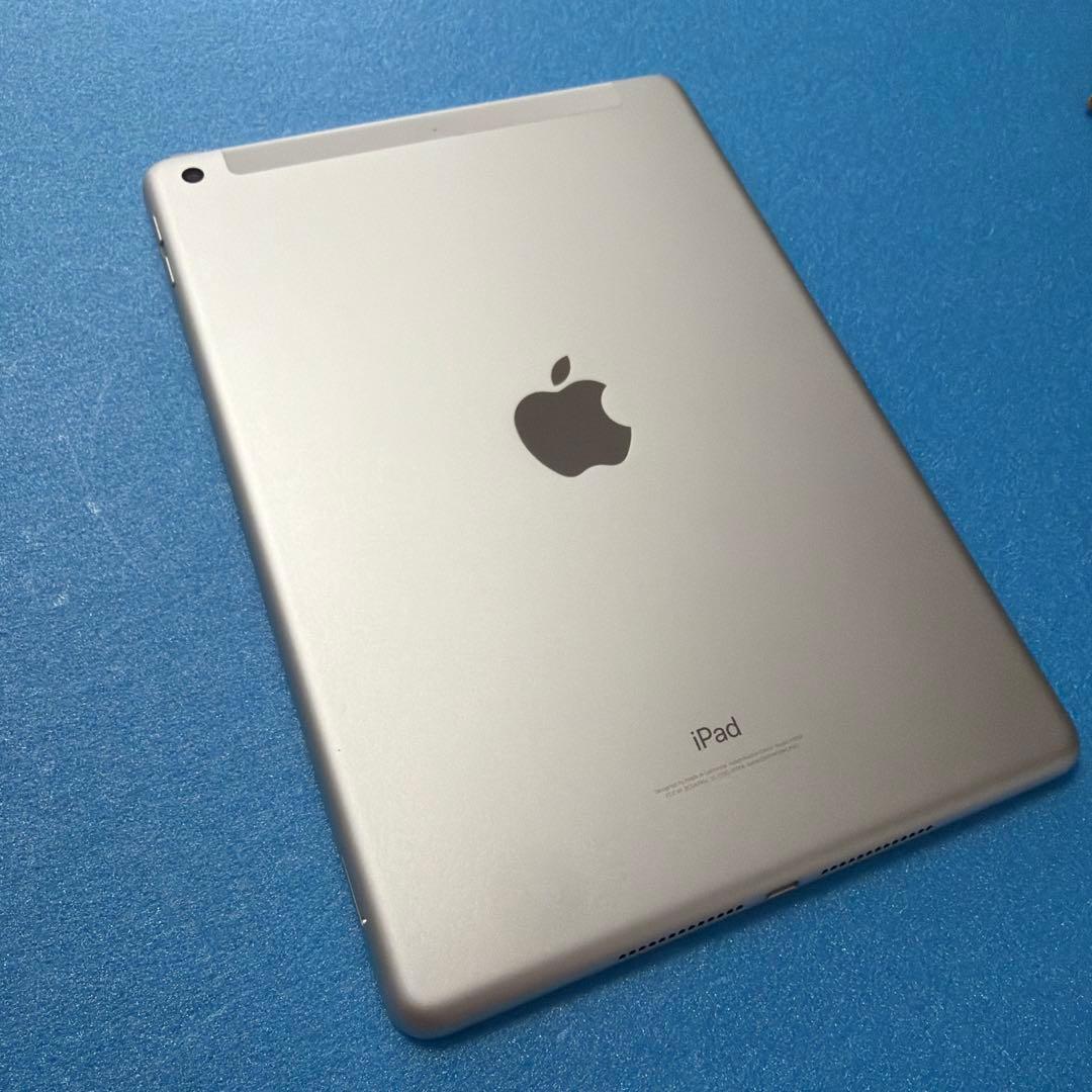 Apple iPad シルバー 第6世代