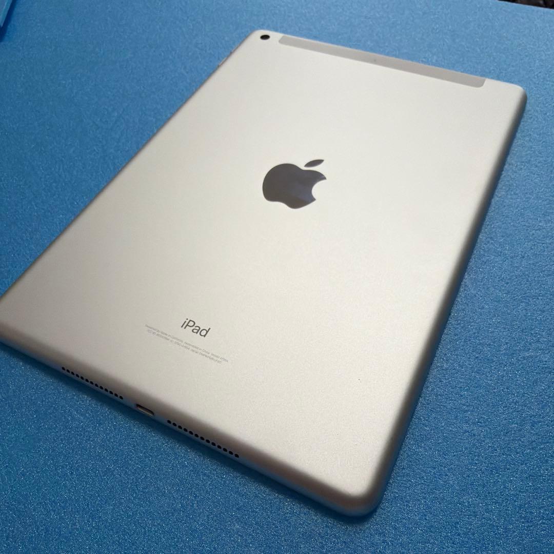 Apple iPad シルバー 第6世代
