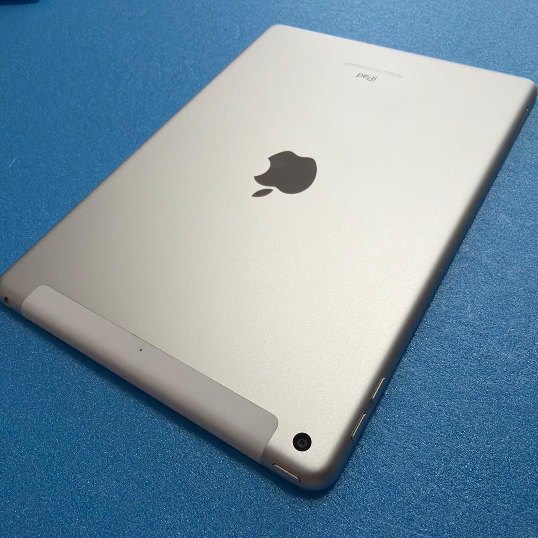Apple iPad シルバー 第6世代