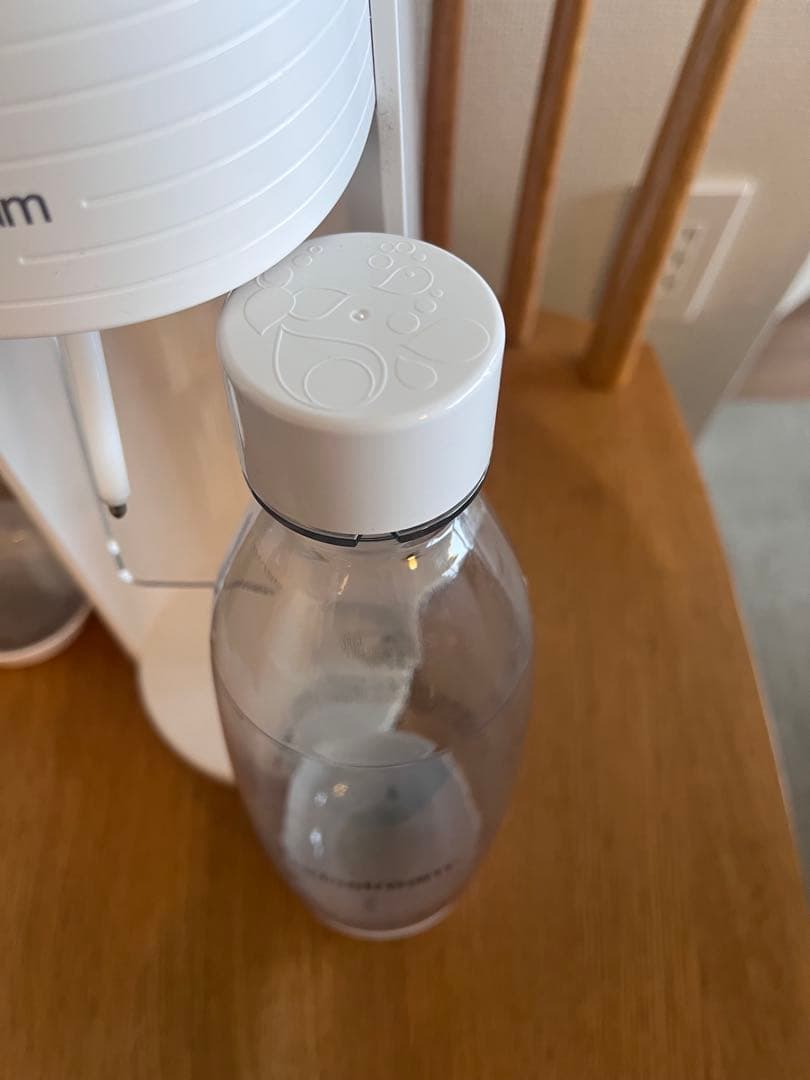 sodastream TERRA ホワイト 炭酸水メーカー 本体とボトル2本付き