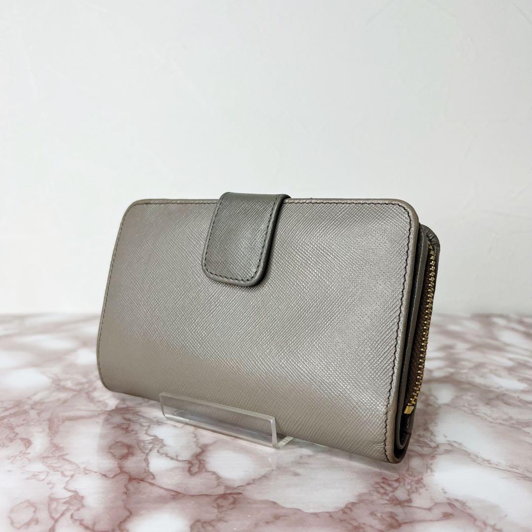 【極美品】PRADA 二つ折り財布 折り財布82