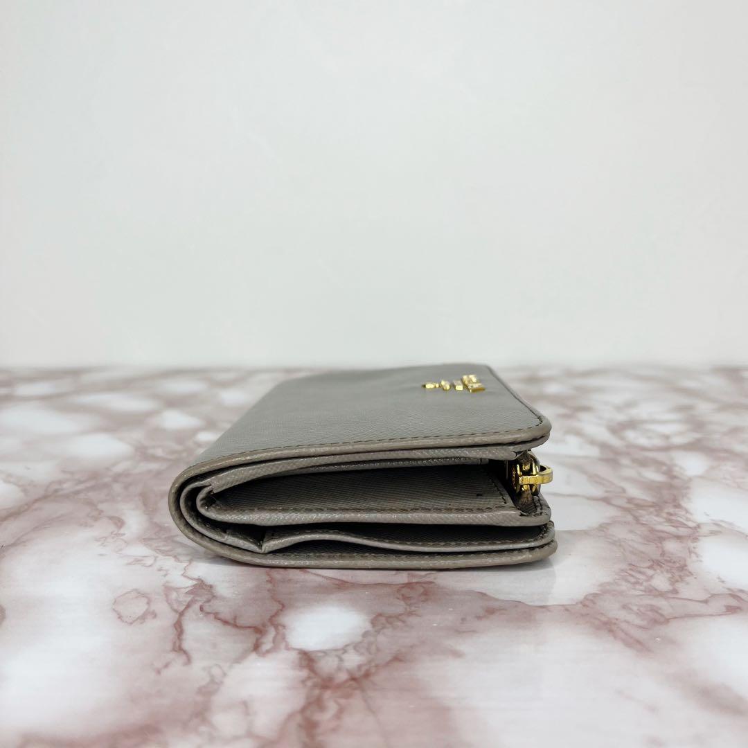 【極美品】PRADA 二つ折り財布 折り財布82