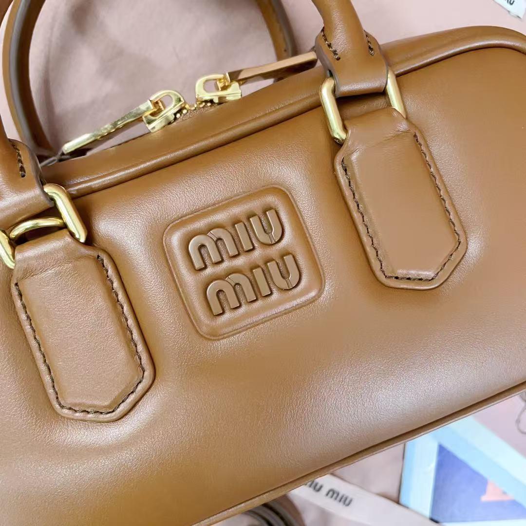 MIU☆ MIU ベージュ ハンドバッグ~~~~