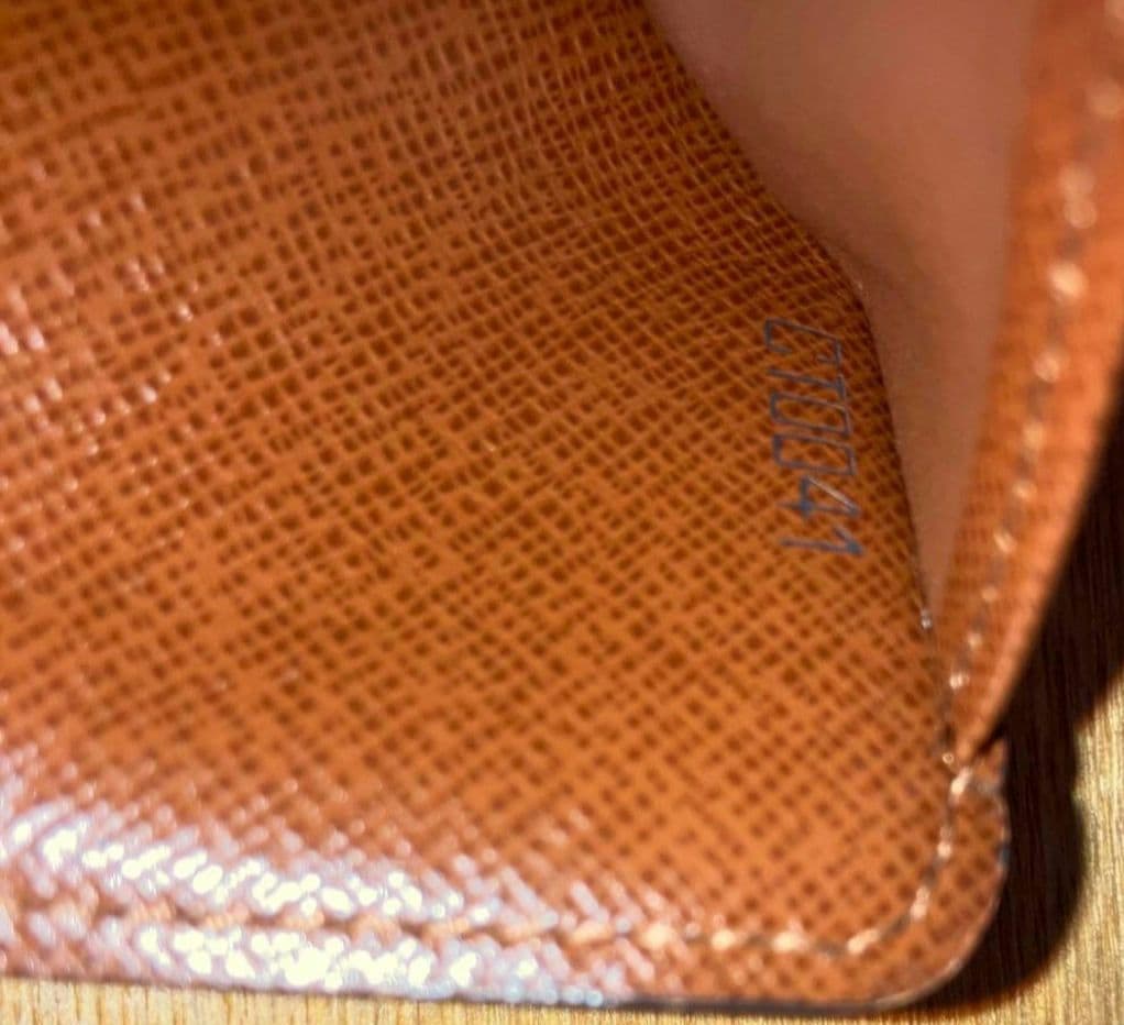 美品Louis Vuitton 二つ折り財布 ブラウン