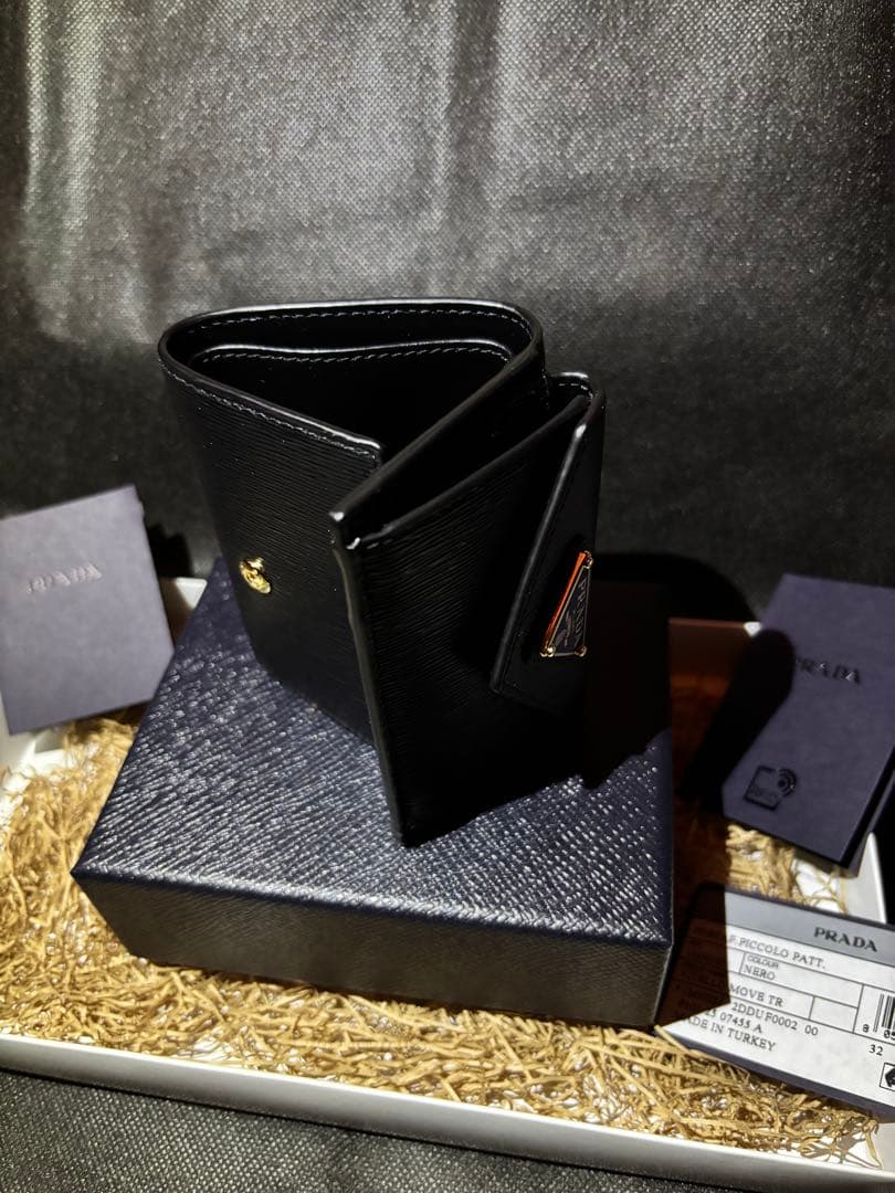 新品未使用　PRADA 三つ折り財布 1MH021