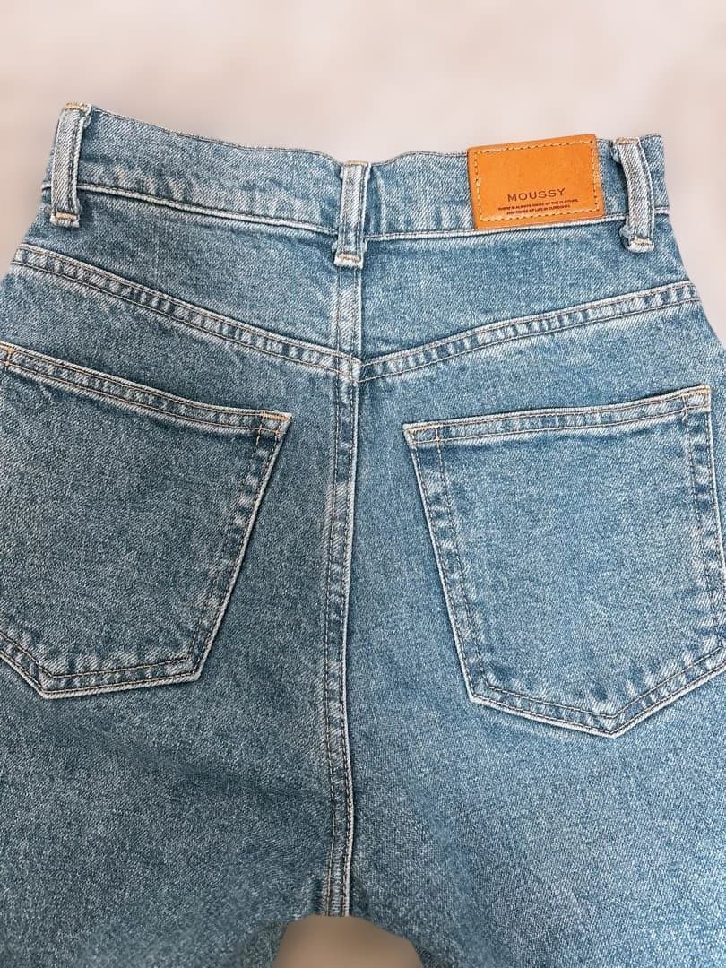 MOUSSY MVSフレアデニム パンツ 23サイズ ライトブルー