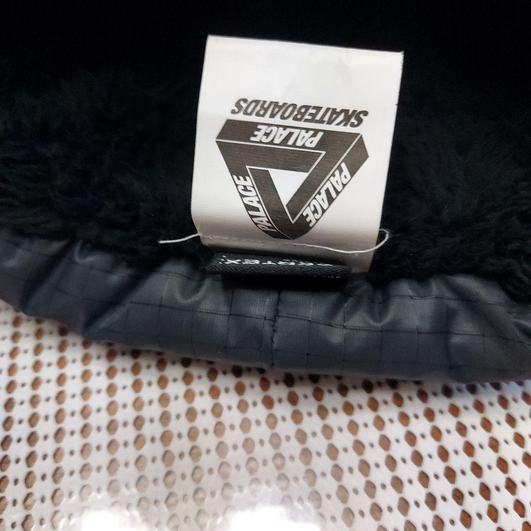 人気のブラック完売品　Palace Pertex Puffer Beanie