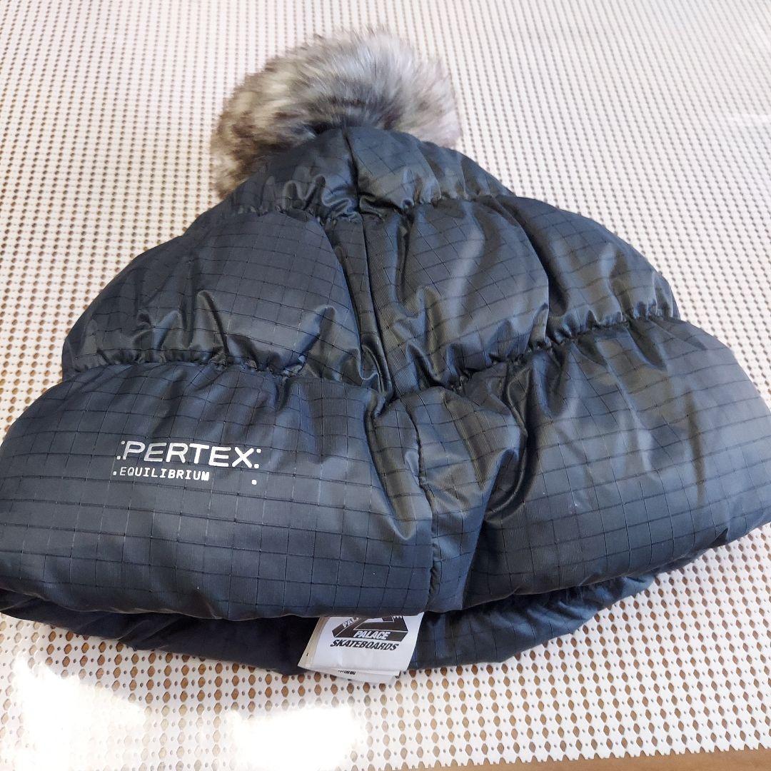 人気のブラック完売品　Palace Pertex Puffer Beanie