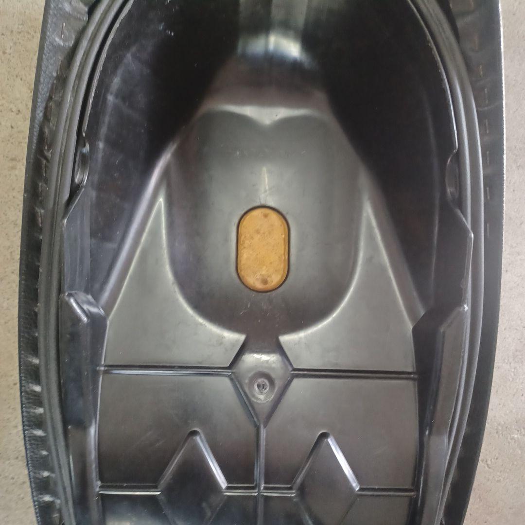 PCX125 JF28. KF12シート美品、破れなし、 換気の有る倉庫保管