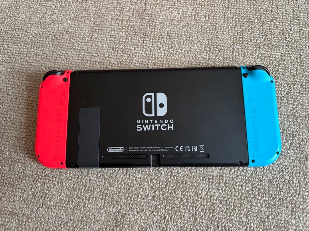 Switch 本体ジャンク品　電源入らず付属品あり。