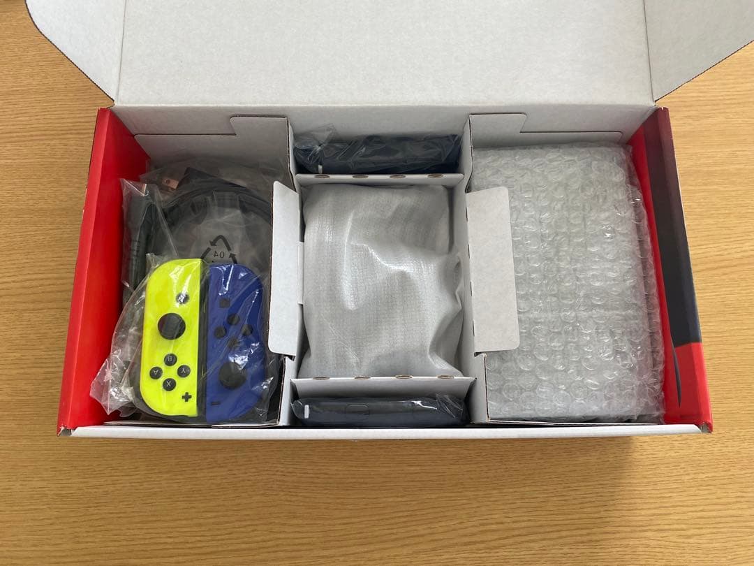Hana　Nintendo Switch 本体 + Joy-Con 4つ