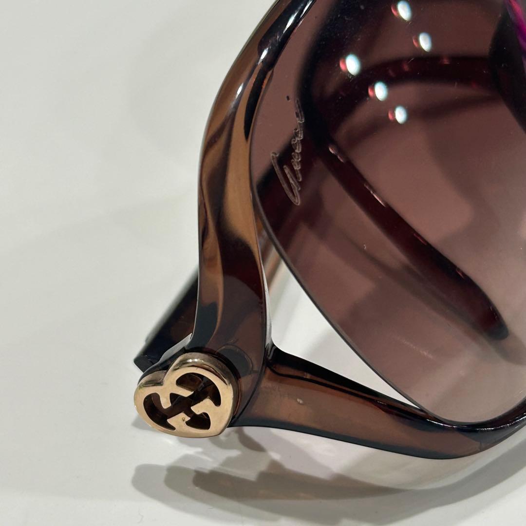 Gucci ブラウン ハート型ラウンドサングラス