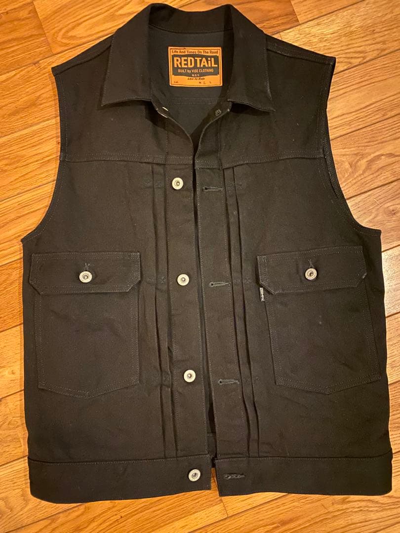 RED TAIL ブラック ベスト　L size