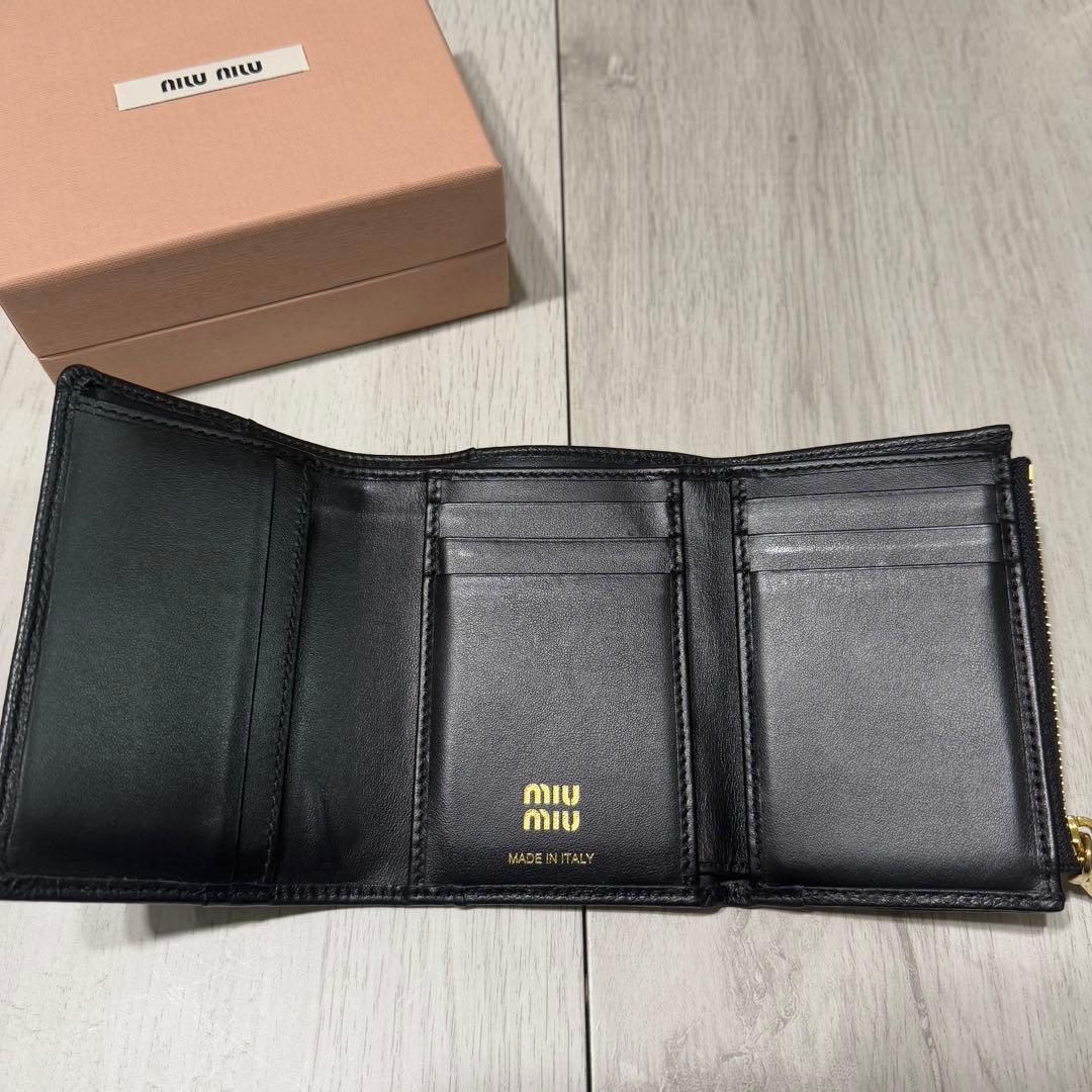 miumiu ミュウミュウ 財布 三つ折り財布
