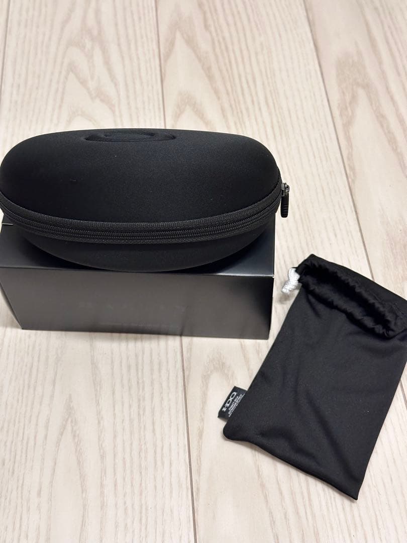 Oakley SUTRO Light ケース付き