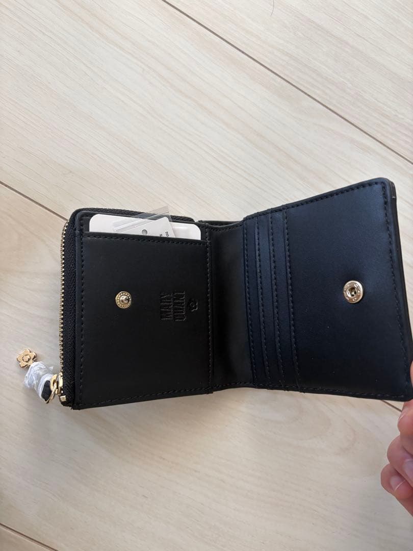 MARY QUANT 花モチーフ 二つ折り財布 黒