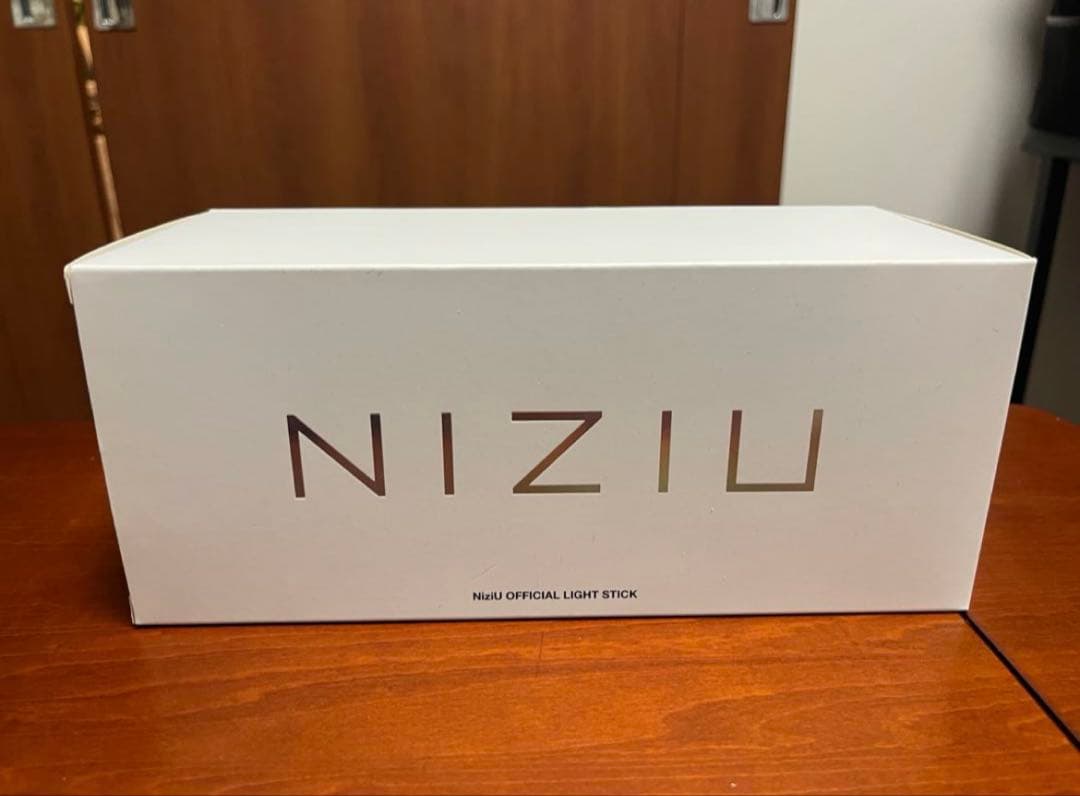 ☆ペンライト有☆【NiziU公式グッズ まとめ売りセット】