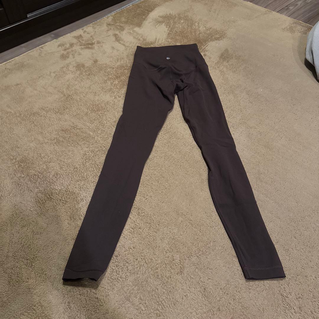 Lululemon ダークブラウン レギンス　踵 が開いてる、トレンカタイプです