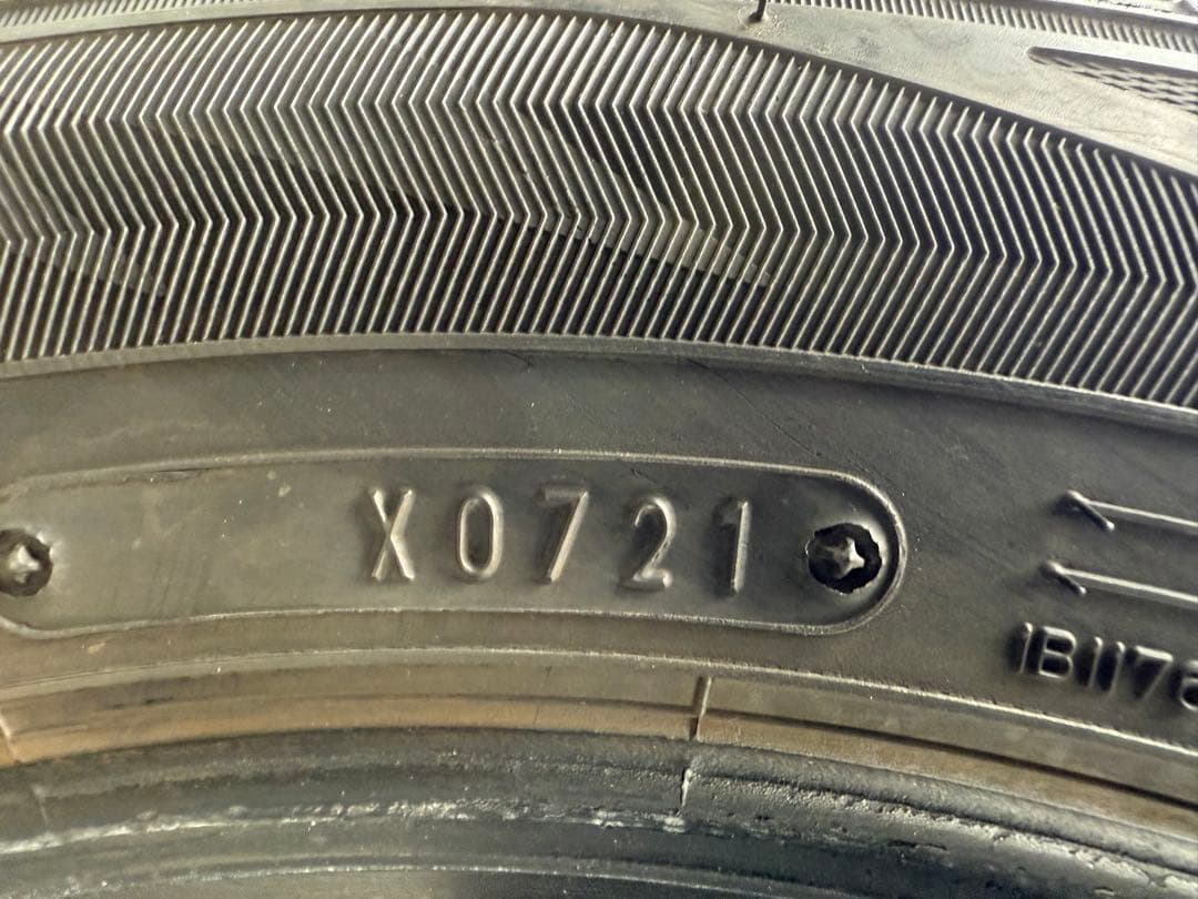 ダンロップスタッドレス165／65R14 79Q深溝