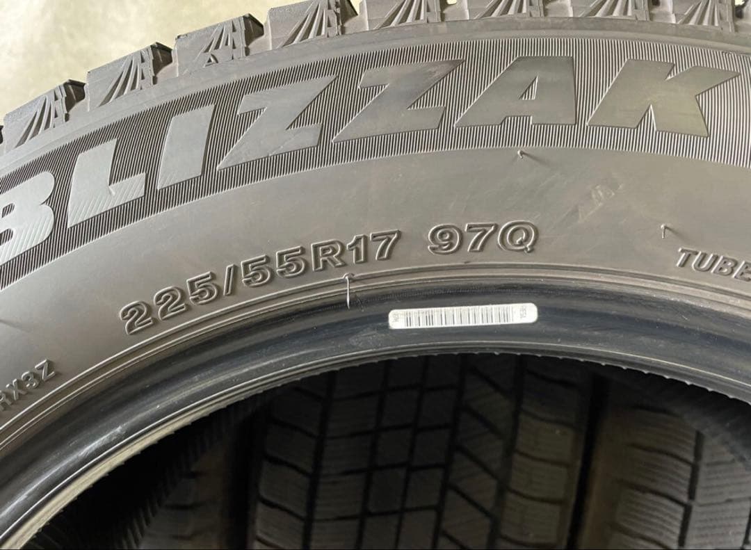 売切225/55R17 ブリジストン　BLIZZAKVRX3 4本　スタッドレス