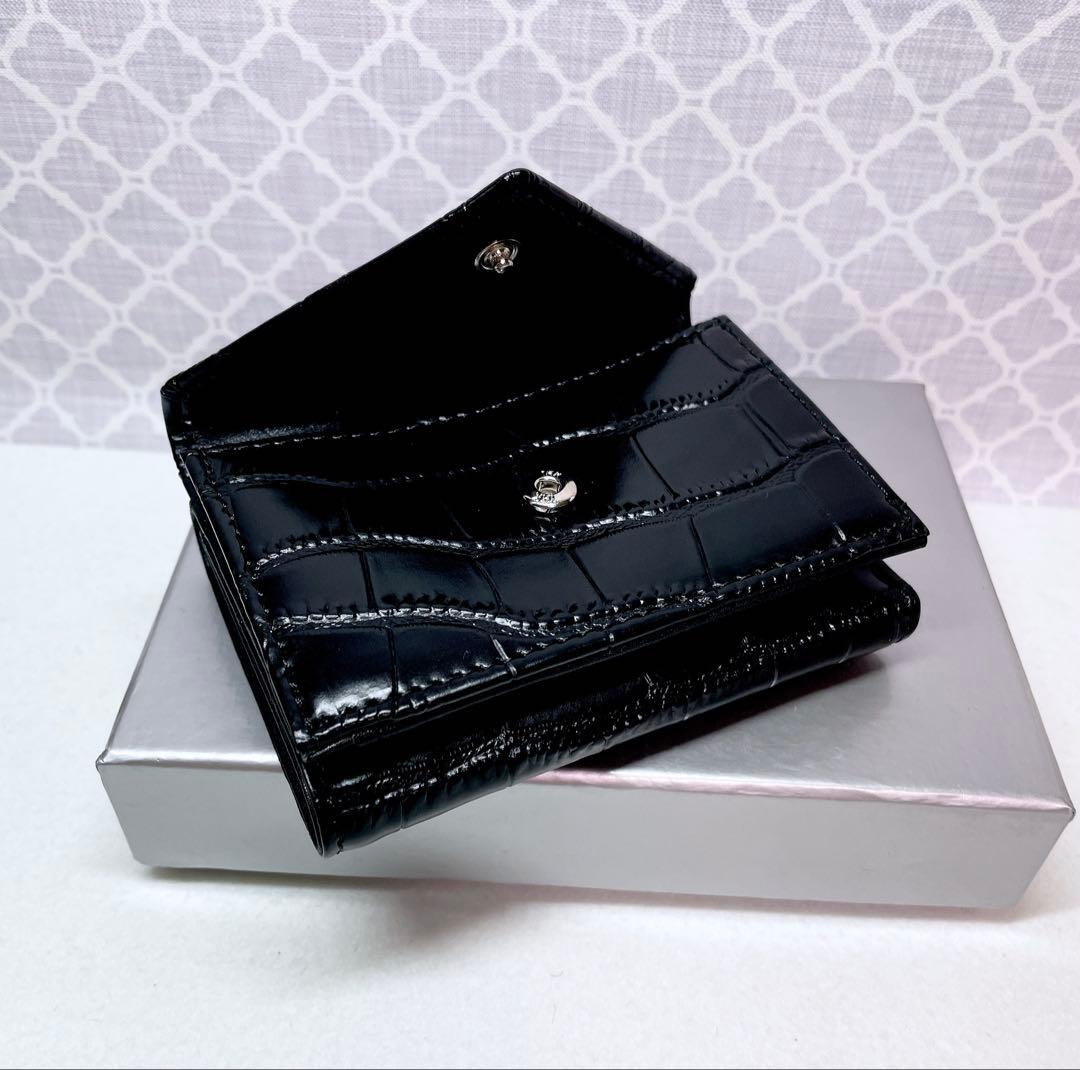 【内柄も素敵☆最新】Vivienne Westwood 三折財布 ブラック