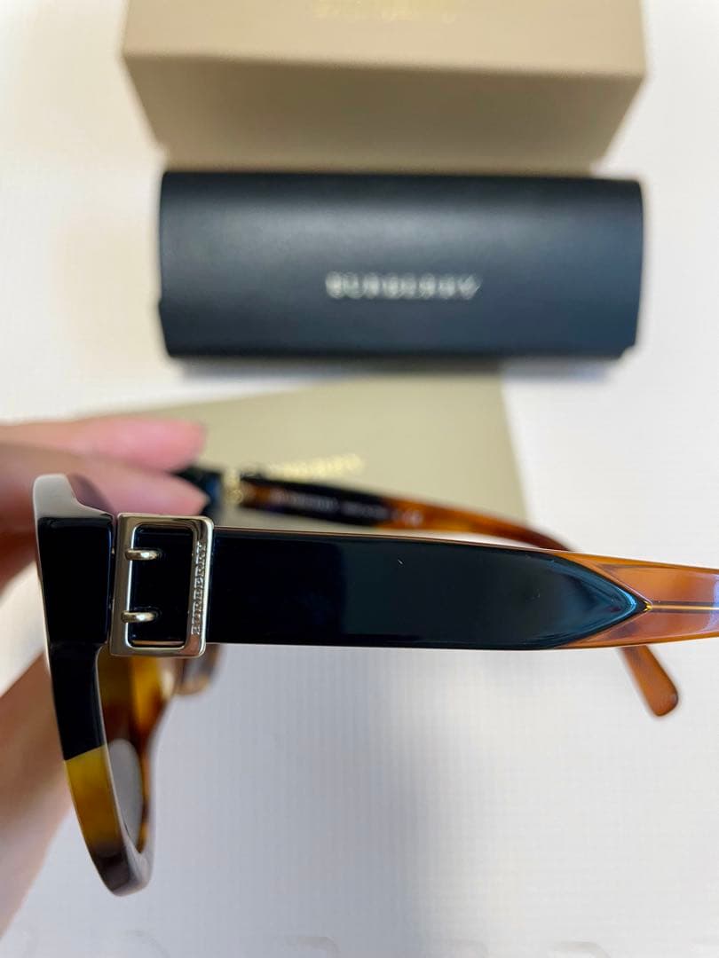 Burberry キャットアイ サングラス