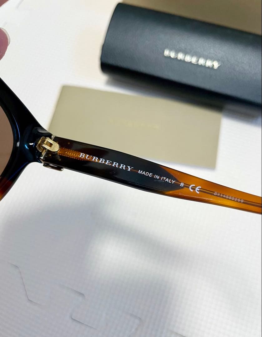 Burberry キャットアイ サングラス