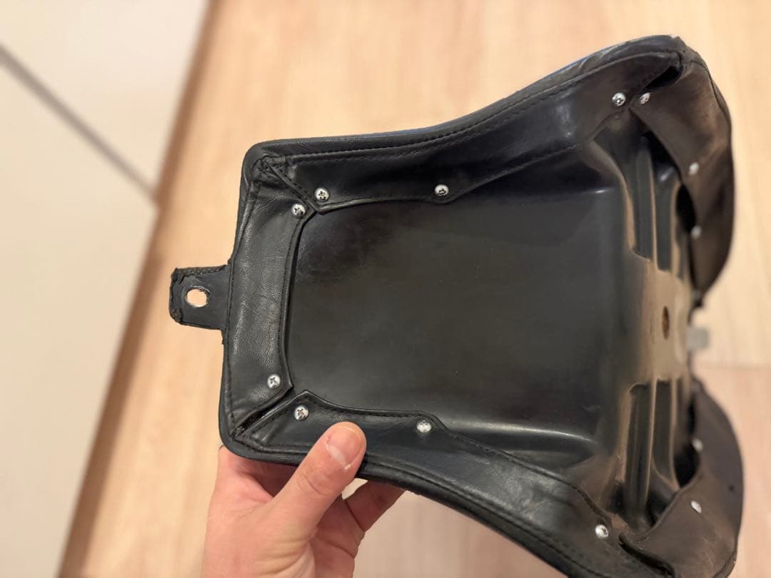 ザル　タックロールシート　EVO ソフテイル　ハーレー