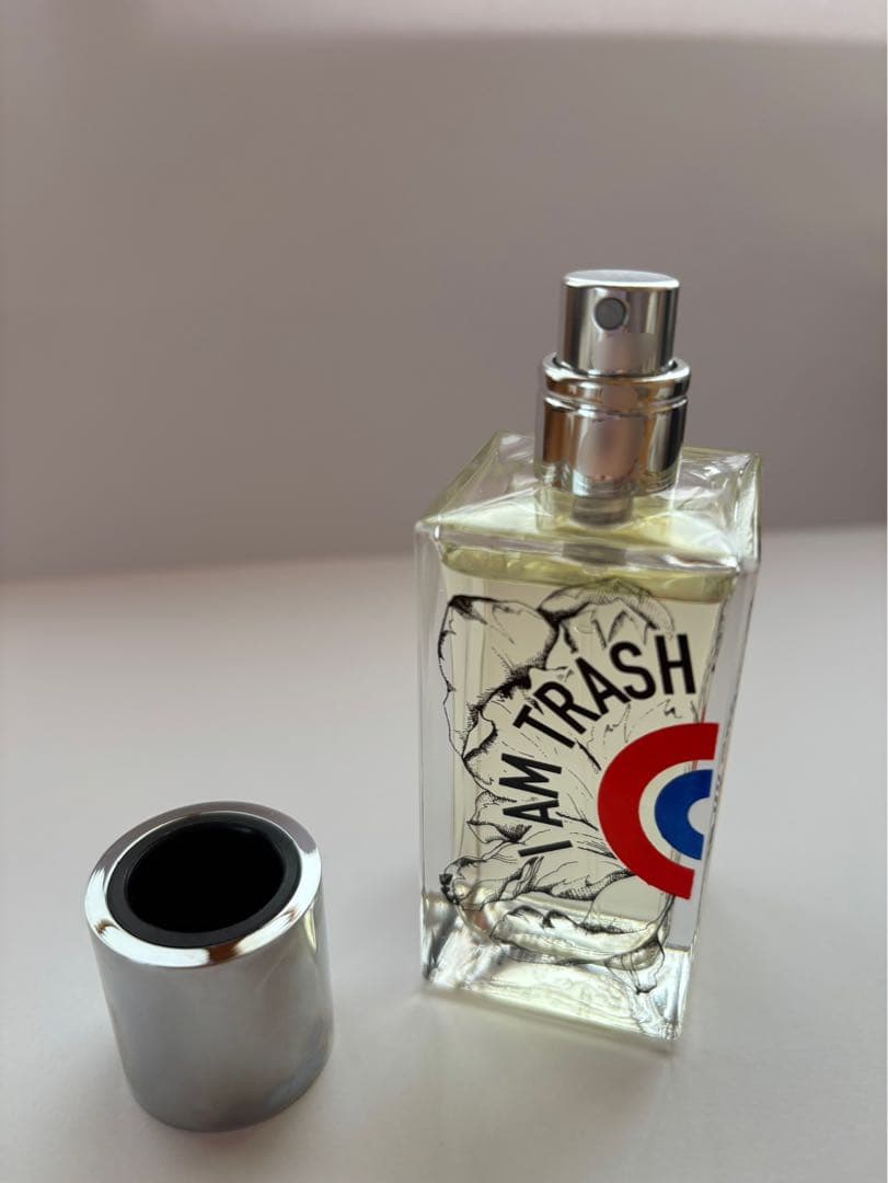アイアムトラッシュ50ml エタリーブルドオランジェ フルールデュデシェゴミの花