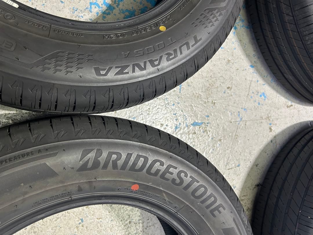 2025年BS製アルファード40 新車外しタイヤ4本セット225/65/R17