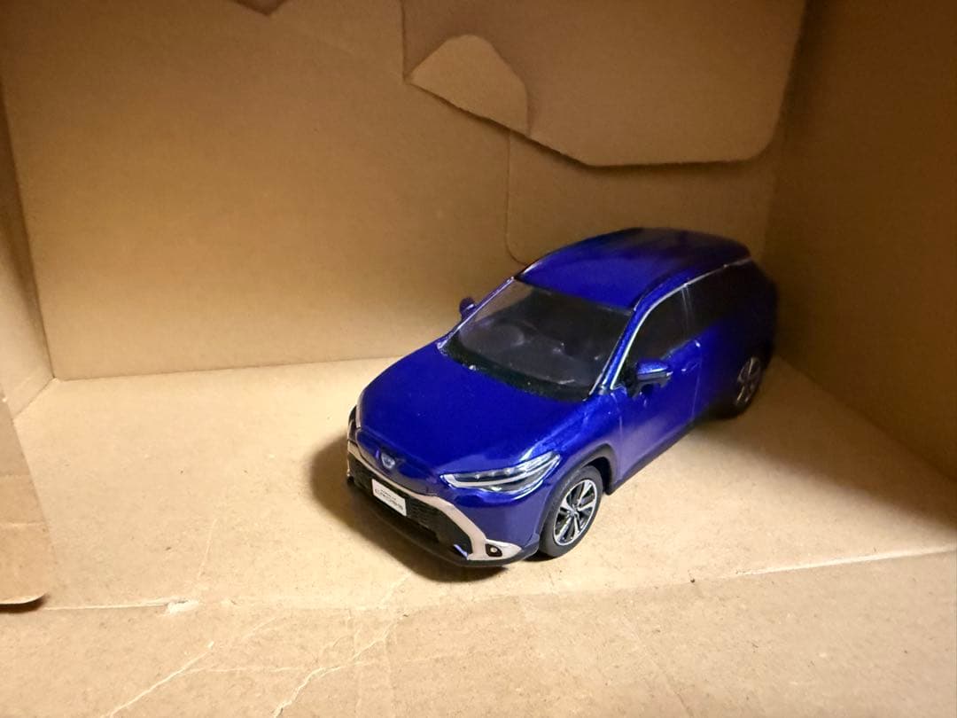 m*k様 トヨタカラーサンプル　まとめ売り　カローラクロス2台