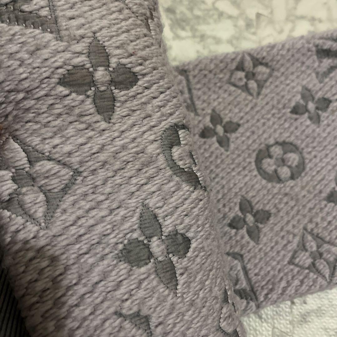 VUITTON マフラー ロゴマニア グレー