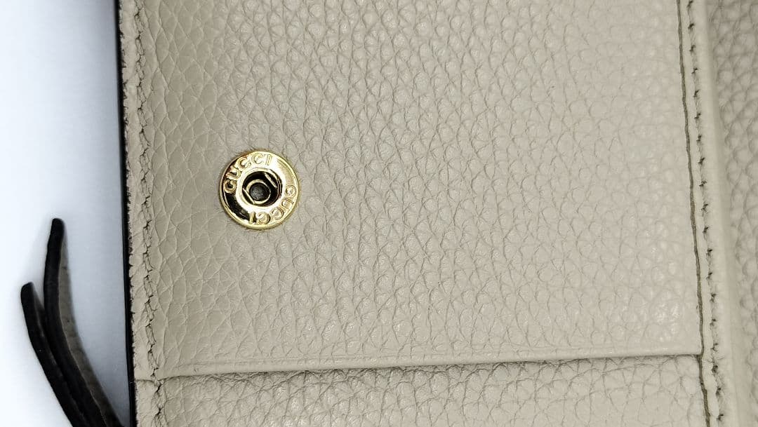 【極美品】GUCCIコンパクトウォレットGGスプリームベージュ