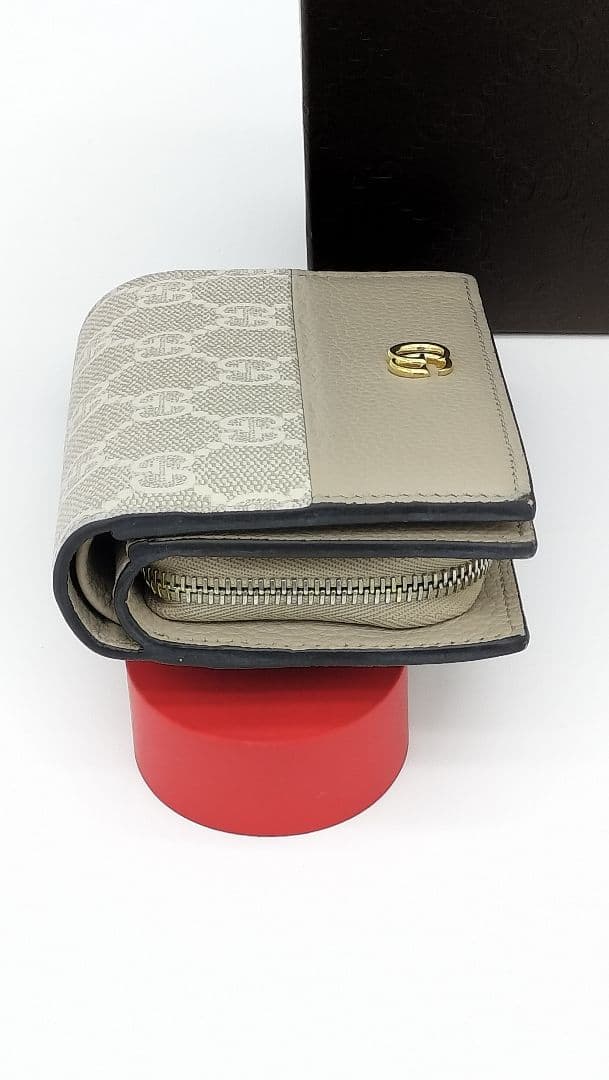 【極美品】GUCCIコンパクトウォレットGGスプリームベージュ