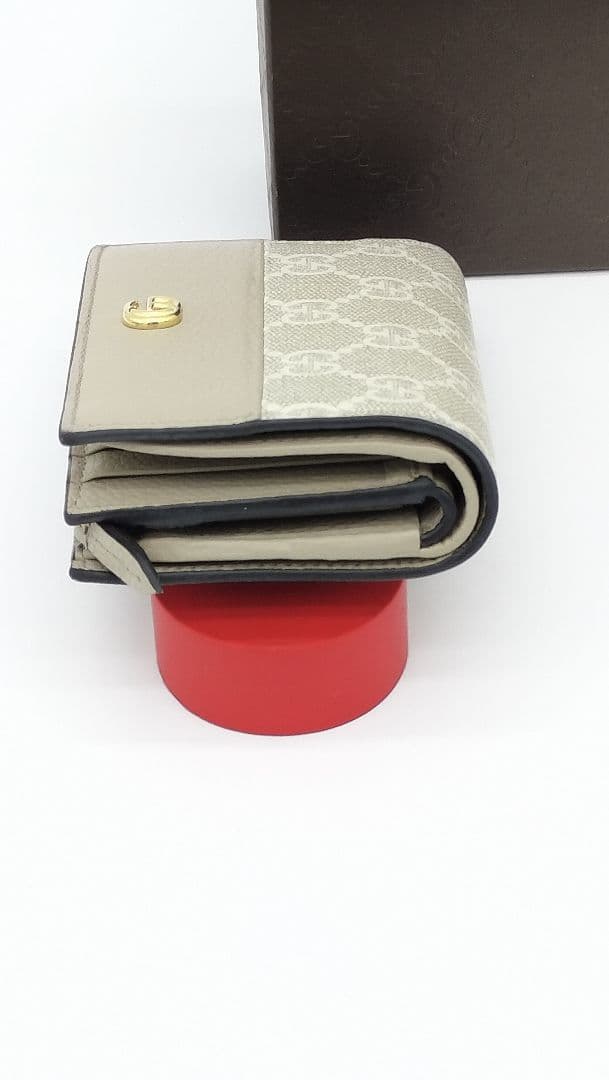 【極美品】GUCCIコンパクトウォレットGGスプリームベージュ