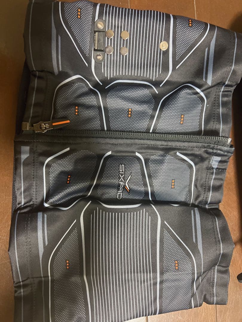 新品正規品　SIXPAD シックスパッド　コアベルト　M コントローラー付