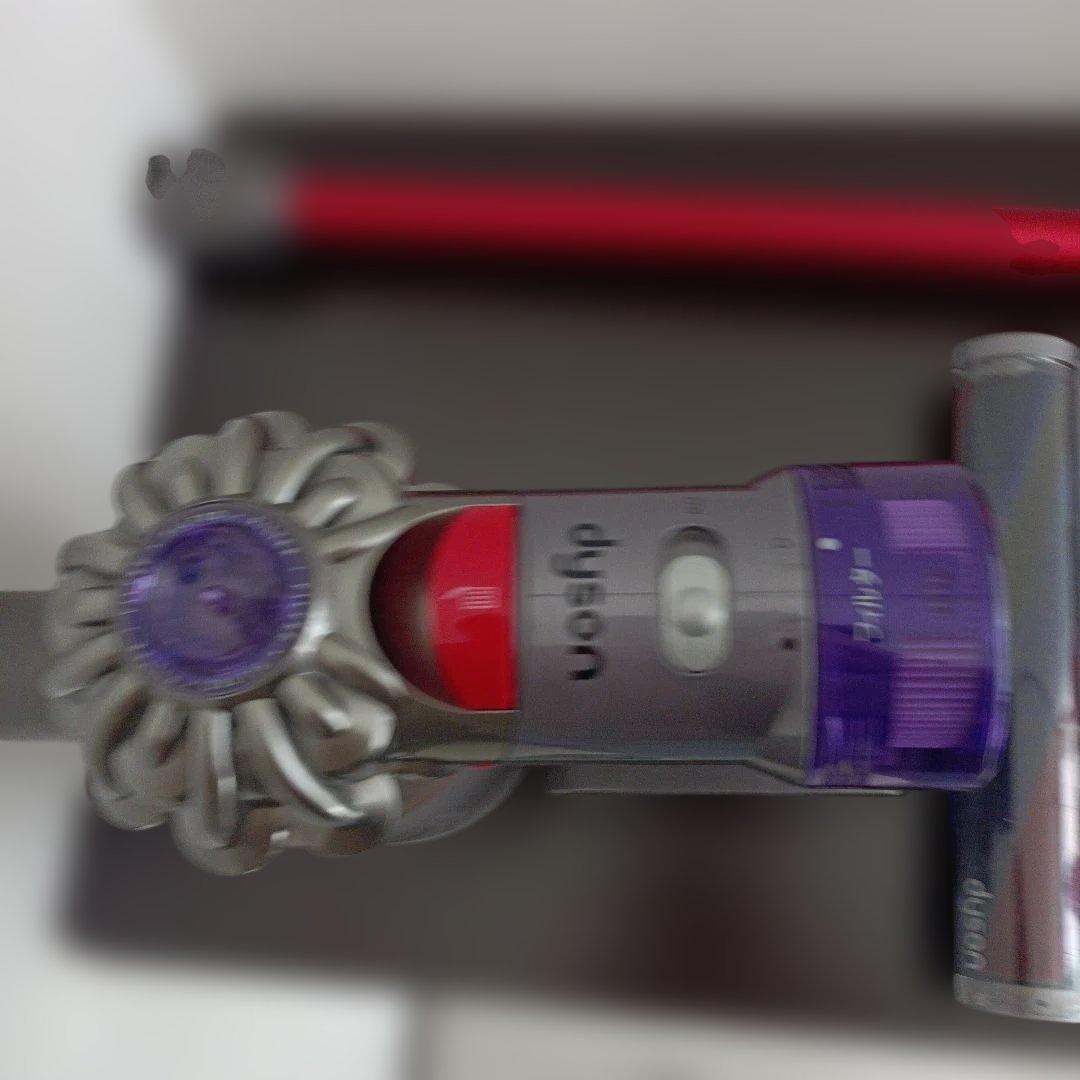 Dyson V8 Slim Fluffy 掃除機　ジャンク品