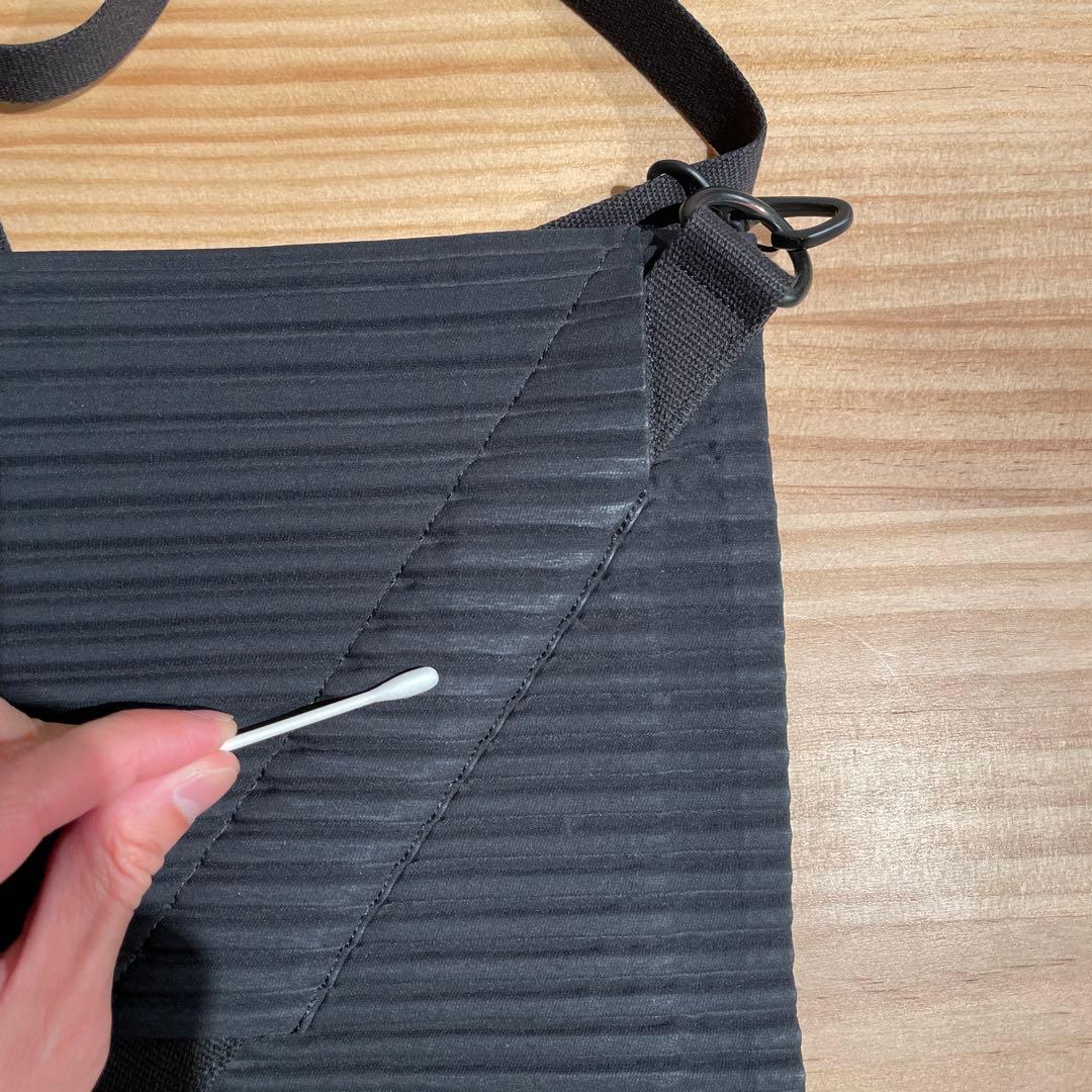 オムプリッセイッセイミヤケ　ボディーバッグ　PLEATS FLAT BAG 3