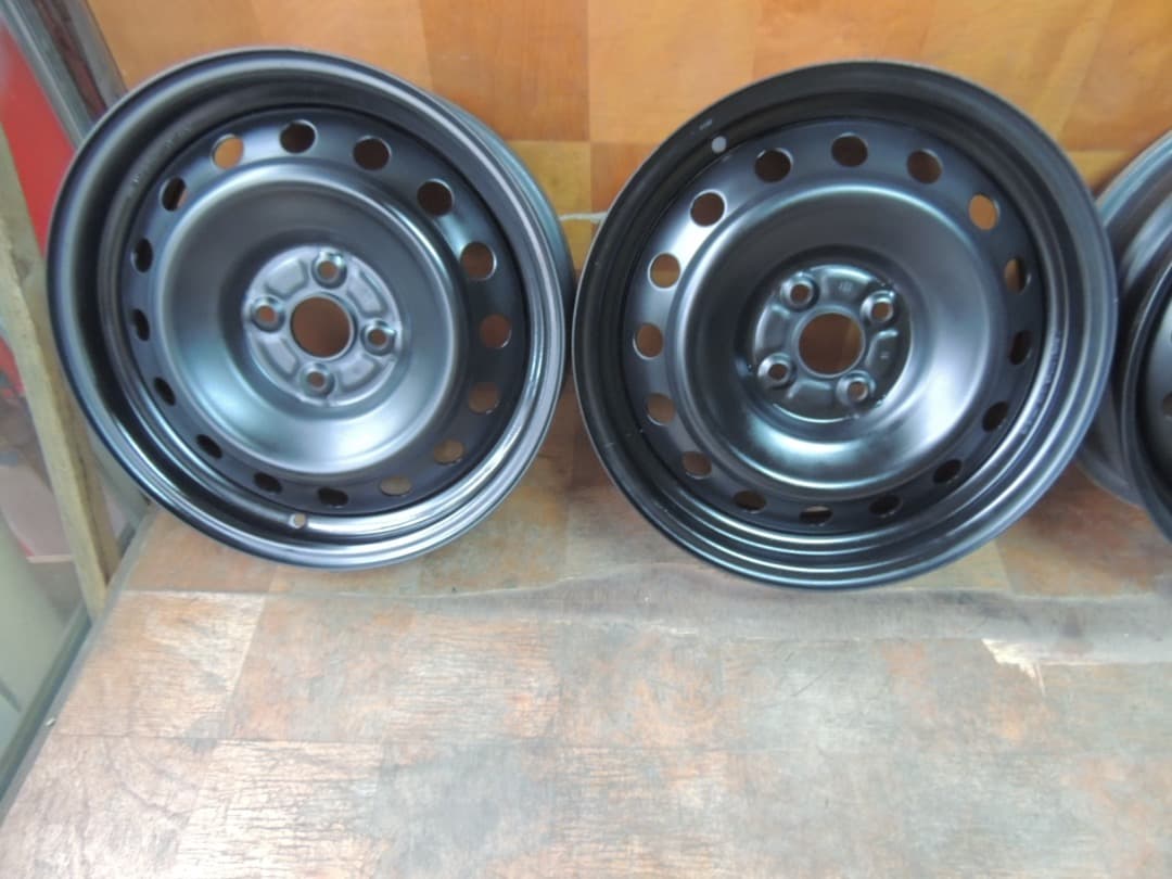 C85 16インチ スチールホイール 4本 16x5.5J ラクティス