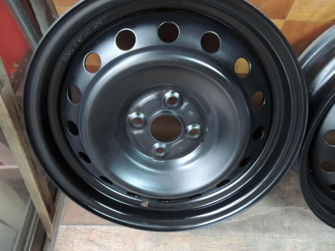C85 16インチ スチールホイール 4本 16x5.5J ラクティス